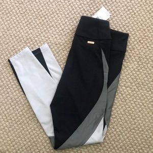 Brand new w/ tags high rise 7/8 Alala leggings
